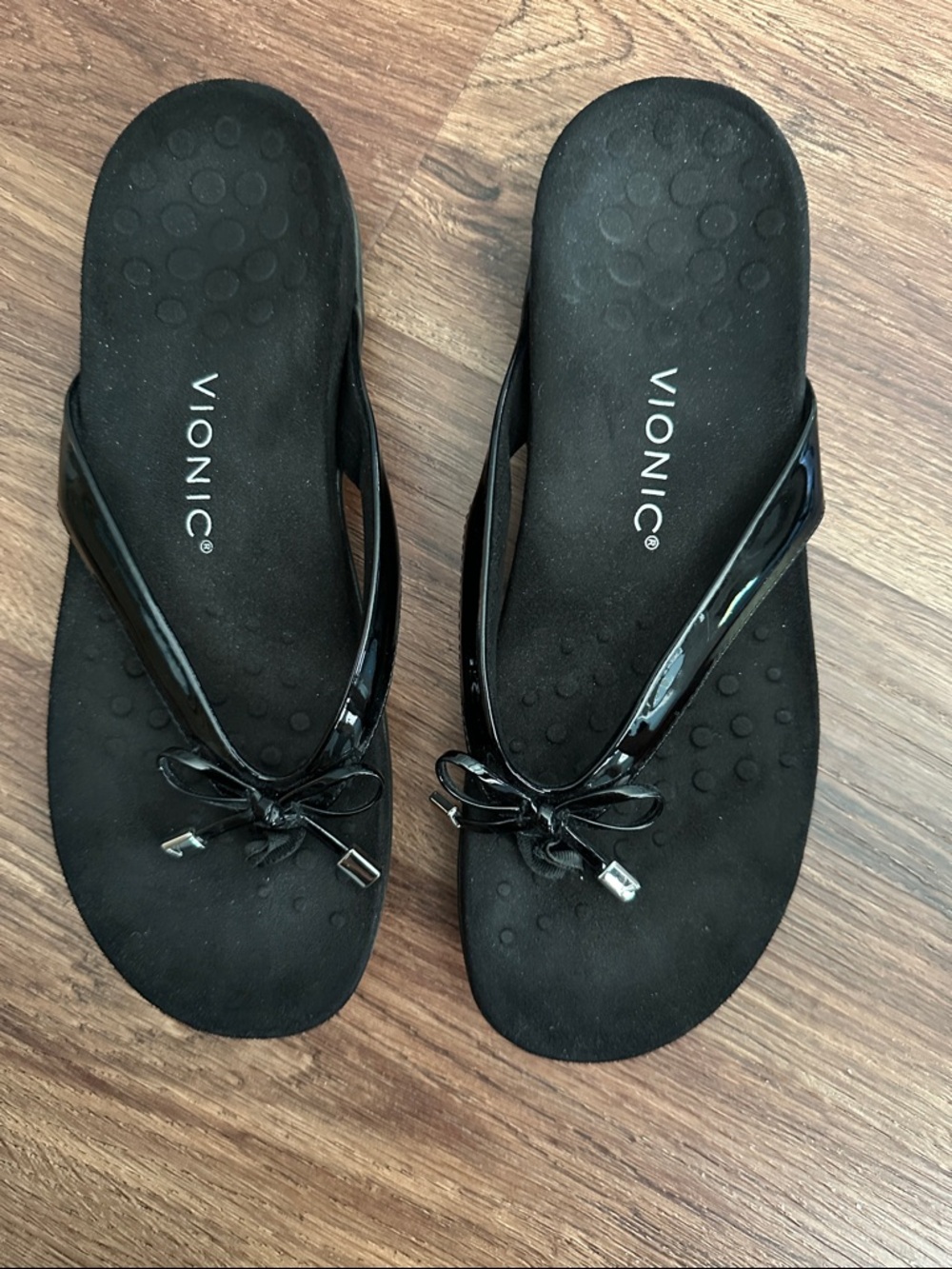 Vionic Bella Women's Black Patent Bow Thong Sandals Size 91/2